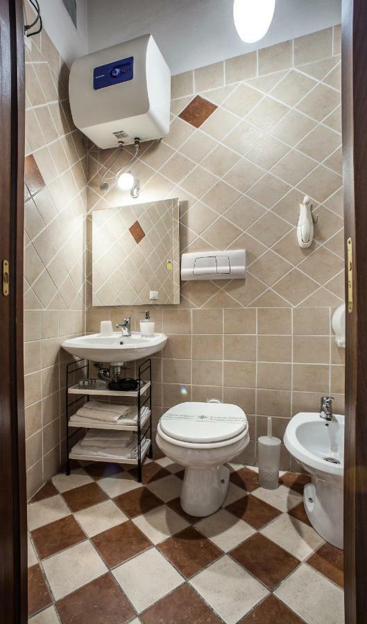 Studio Apartments Centro Storico Via Manno Cagliari Ngoại thất bức ảnh